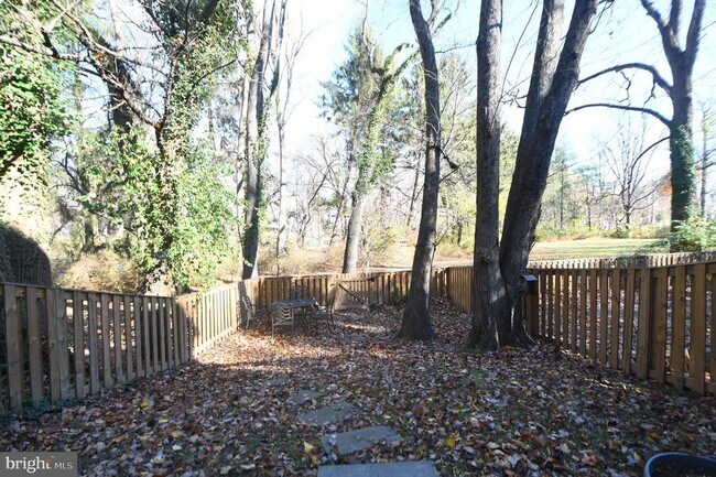 Building Photo - 7812 Briardale Terrace