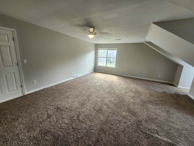 Building Photo - 6667 Einat Cove