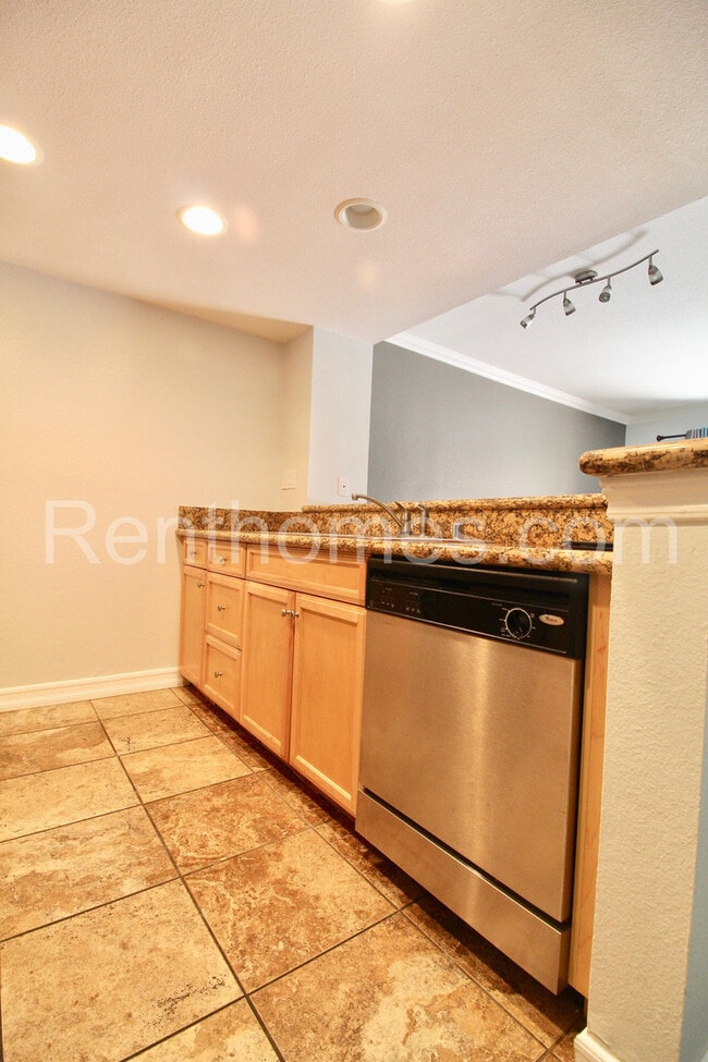 Building Photo - Rancho Bernardo,15377 Maturin Dr #196, Gra...