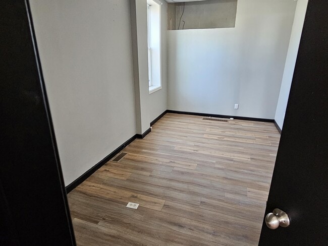 Building Photo - 602 W Burlington Ave