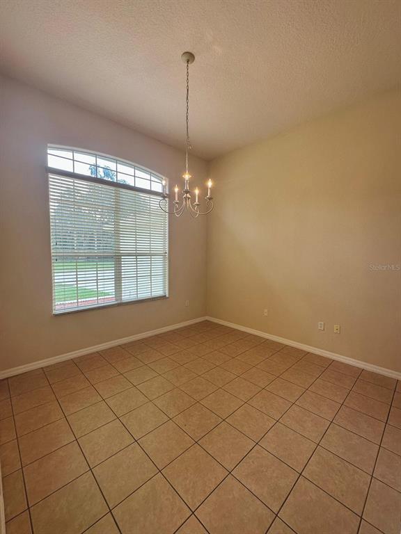 Building Photo - 2096 The Oaks Blvd