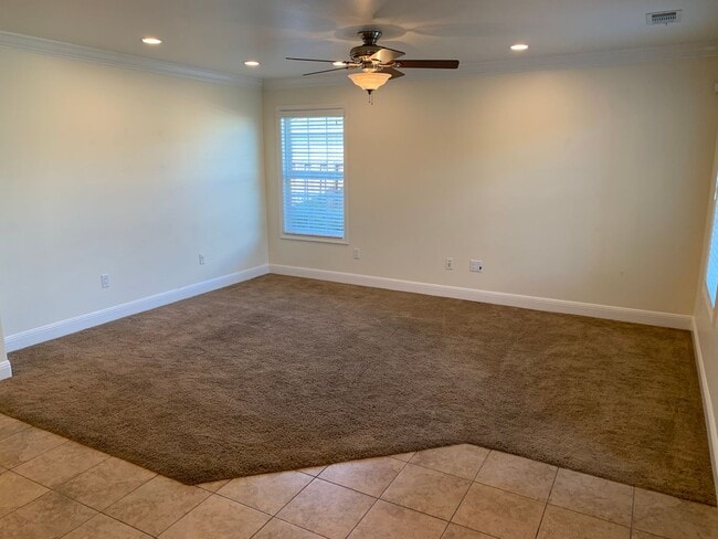 Building Photo - Stunning 4 bedroom, 2 Bath Tracy Home / Best Property Management