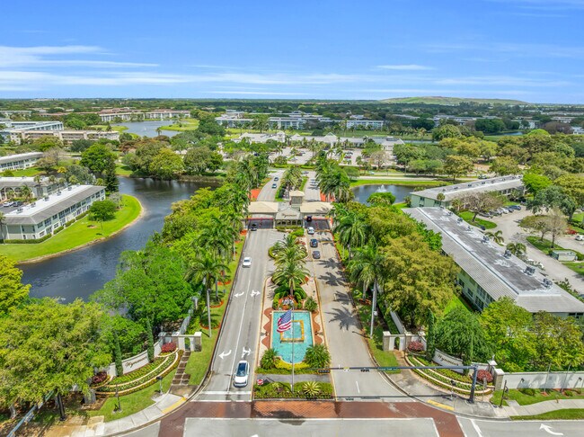 Building Photo - 1102 Bahama Bend