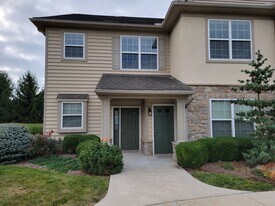 Building Photo - 1942 Shady Oak Dr