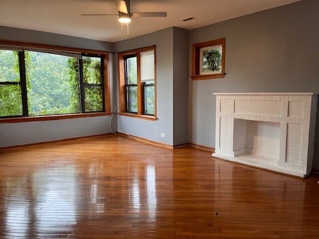 Building Photo - 1731 W North Shore Ave