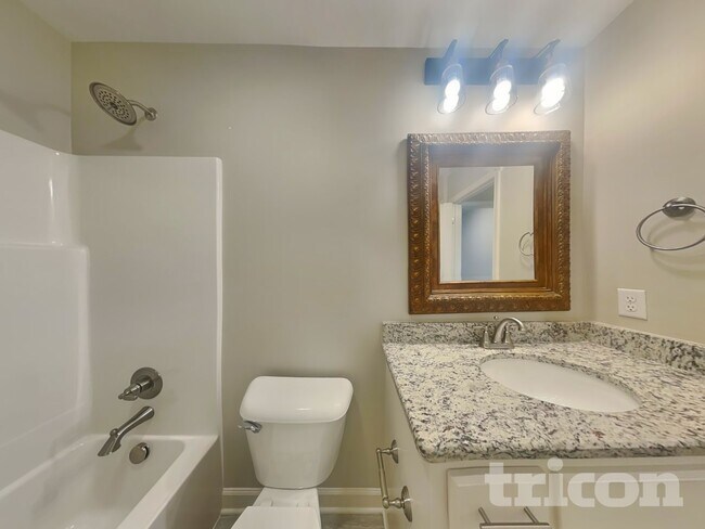 Building Photo - 424 Mya Marie Dr