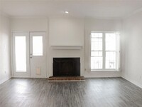 Building Photo - 5620 Live Oak St