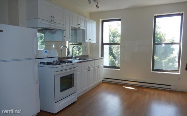 Building Photo - 236 Webster St