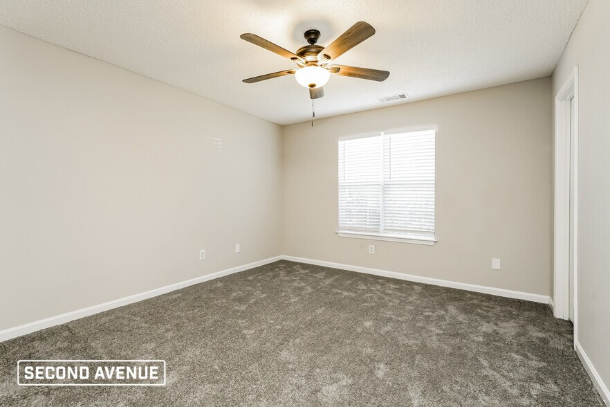 Building Photo - 10784 Knotty Pine Pl