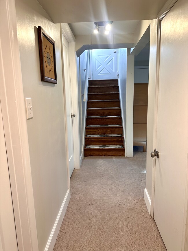 Building Photo - 2560 Fillmore Ave