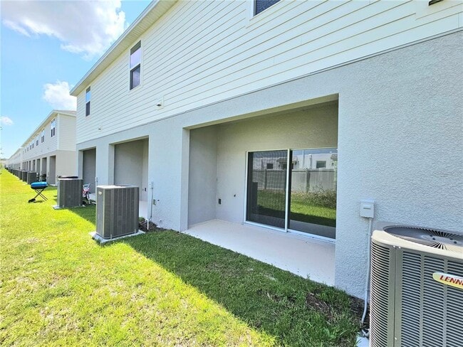 Building Photo - 3098 Skyline Lp
