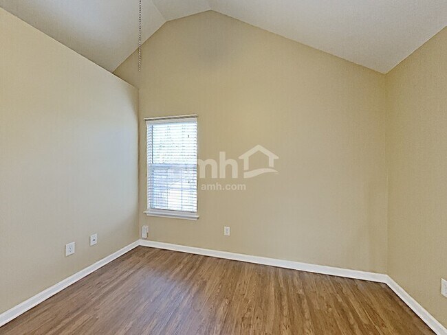 Building Photo - 111 Bennett Dr