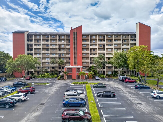 Building Photo - 2200 S Cypress Bend Dr