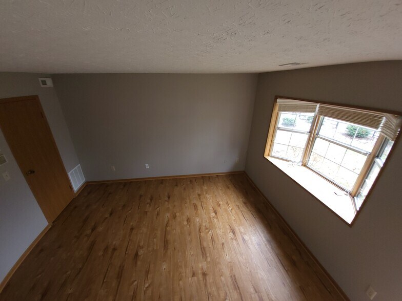 Building Photo - 364 E Mithoff St