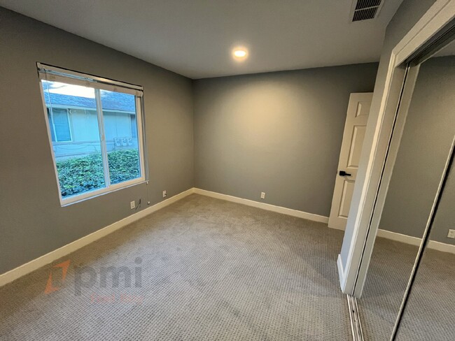 Building Photo - Brand New Fully Remodeled 3-Bd, 2-Ba Townh...