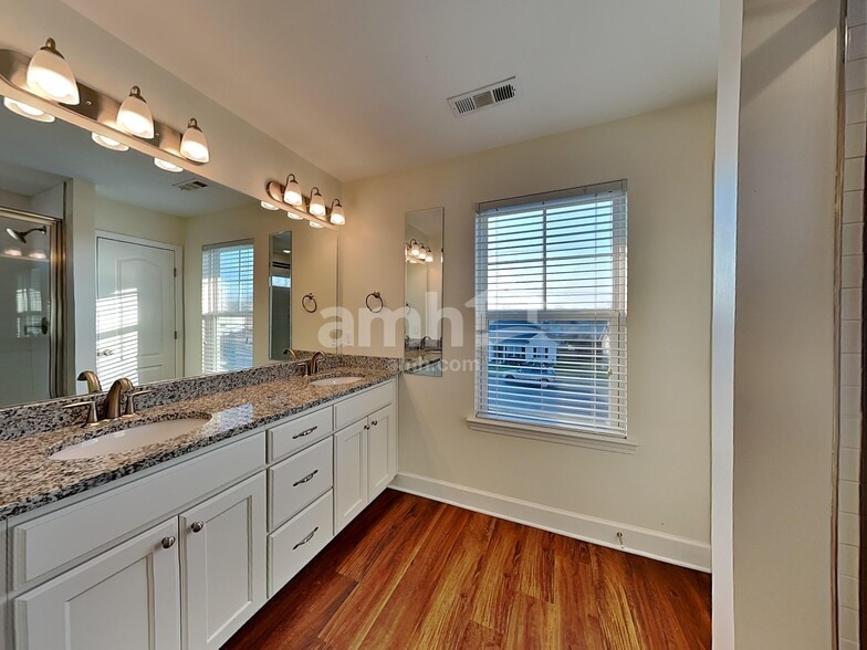 Building Photo - 9013 Ristau Dr