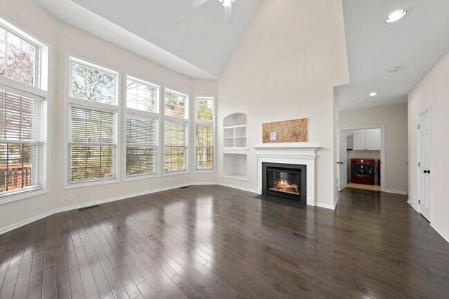 Building Photo - July Move-in, Cary Park!