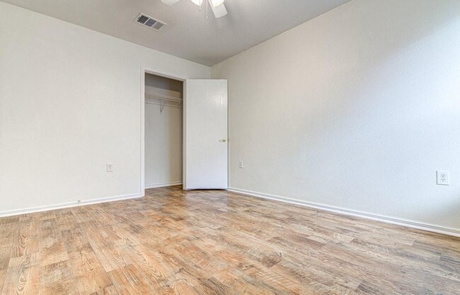 Building Photo - 7505 Aspen Brook Dr