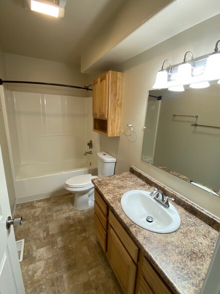 Building Photo - 2451 W Success Dr