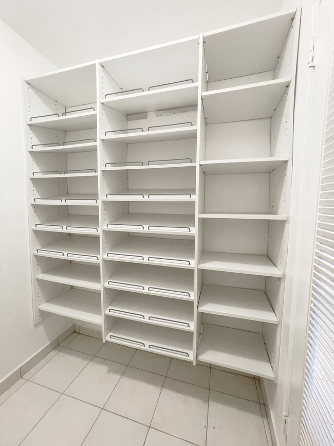 Building Photo - 3430 Galt Ocean Dr