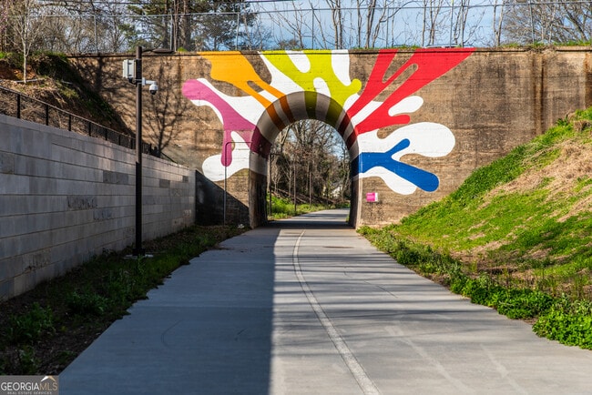 Building Photo - 907 White St SW