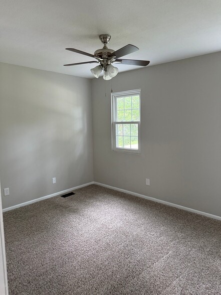 Building Photo - 1293 Deblin Dr