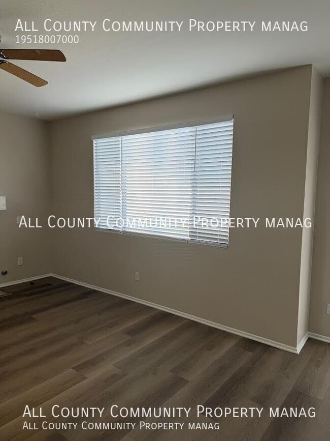 Building Photo - 42176 Chestnut Dr