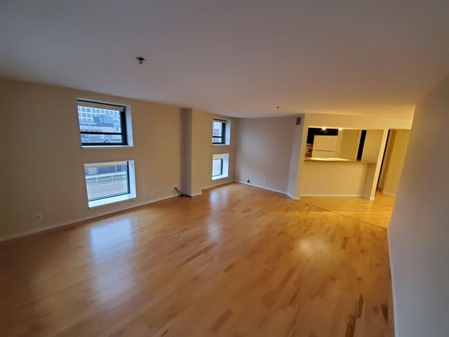 Building Photo - 1 bedroom at the Blatz