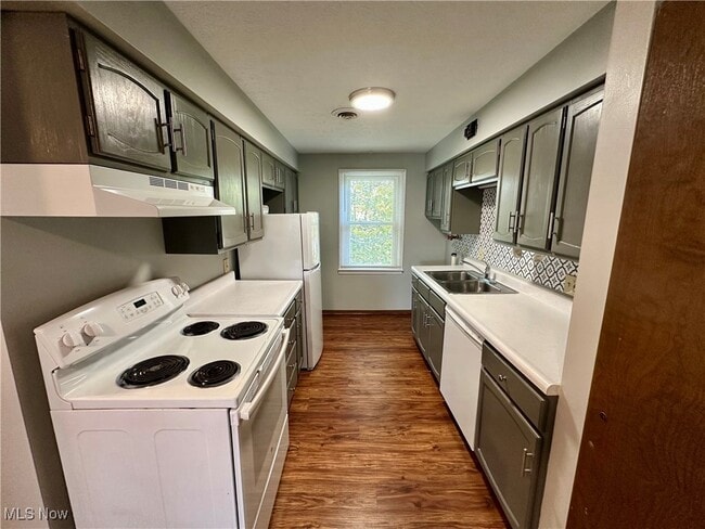 Building Photo - 4780 Pin Oak Dr