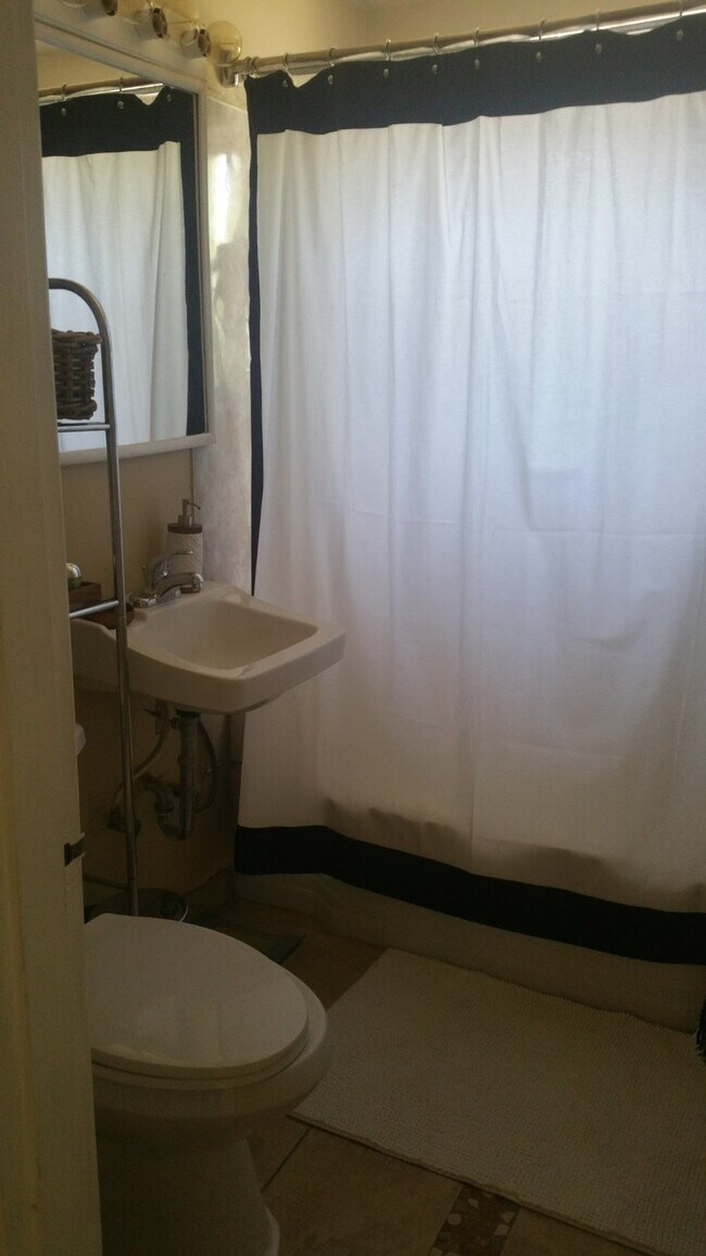 Building Photo - 6578 5th Ave NE