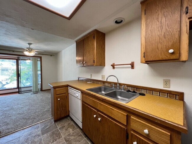 Building Photo - E Court Duplex