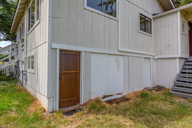Building Photo - 2 Bed 2 Bath Country Home with Penn Cove View on 2.5 Acres