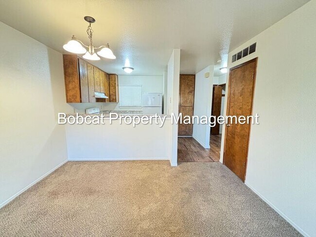 Building Photo - 1516 South Ct