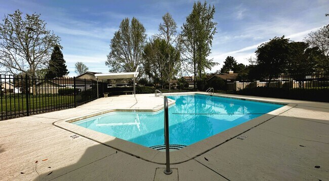 Building Photo - 2314 Sierra Creek Cir