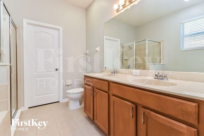 Building Photo - 7948 Foxgrove Dr