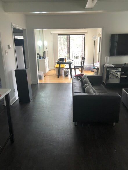 Building Photo - 908 Lismore SE