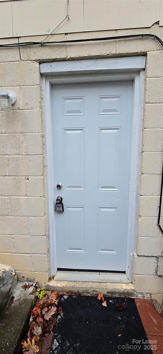 Building Photo - 508 Arlington Cir NW