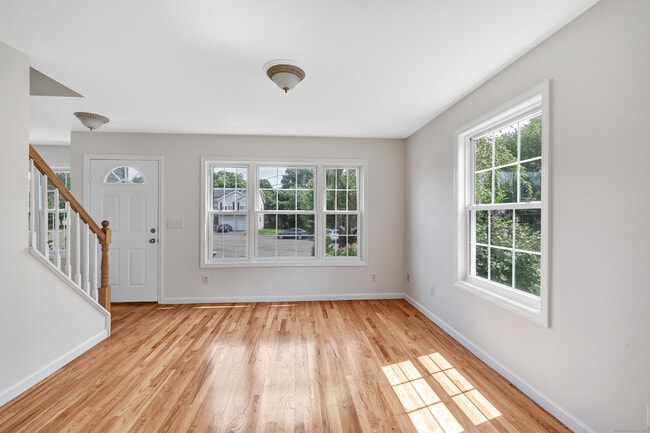 Building Photo - 18 Kathryn Dr