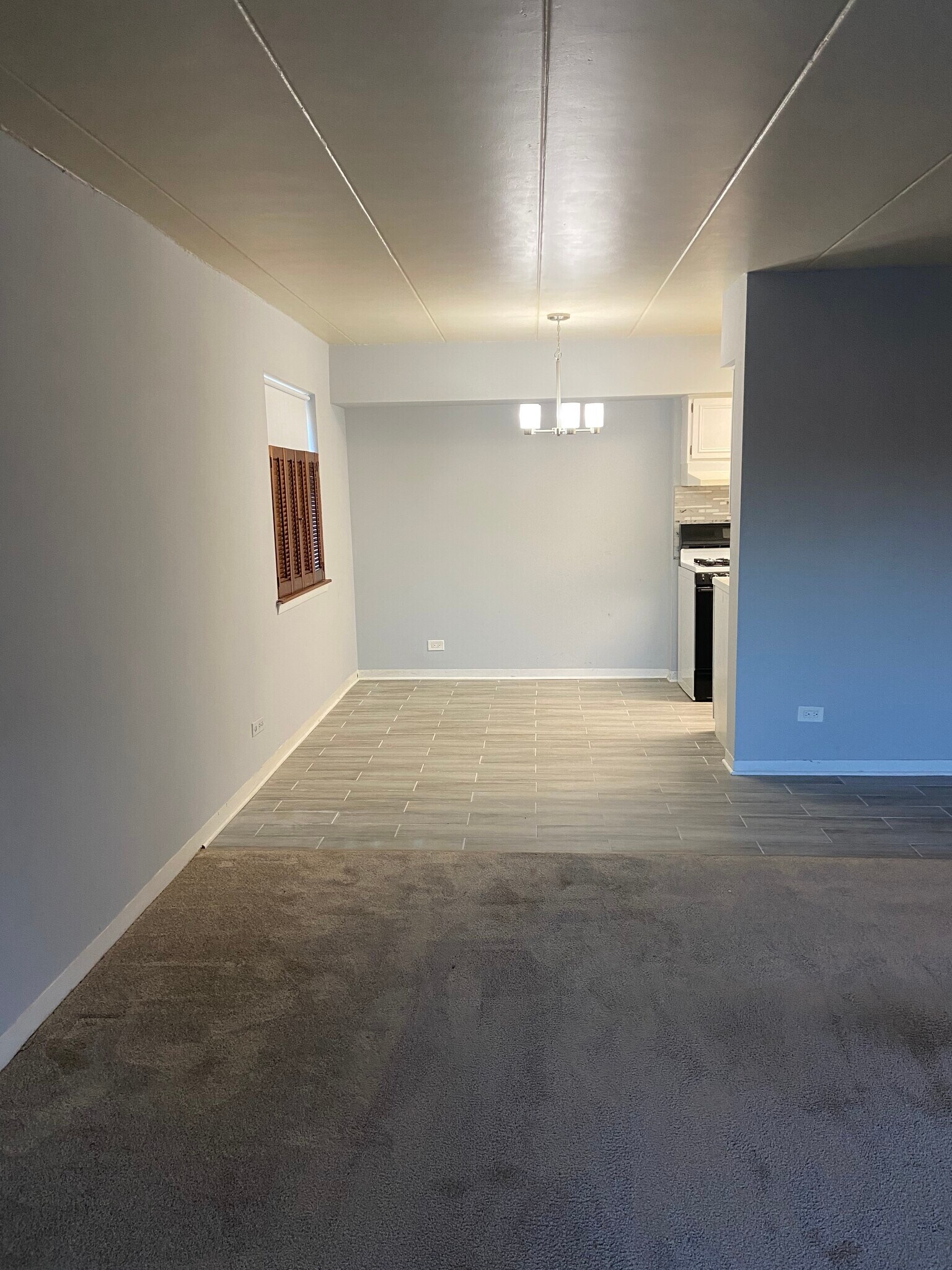 Building Photo - 220 S Roselle Rd