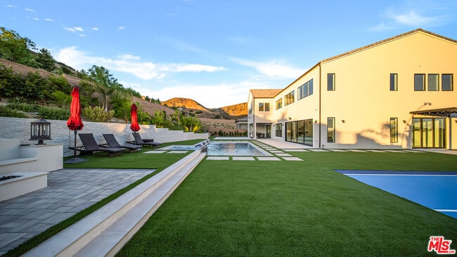 Building Photo - 12553 Ridgeline Rd