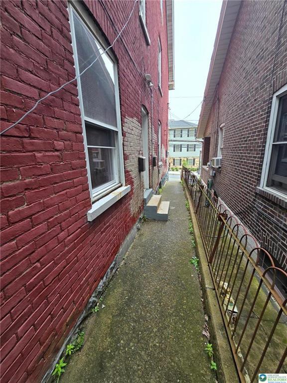 Building Photo - 1288 E 4th St