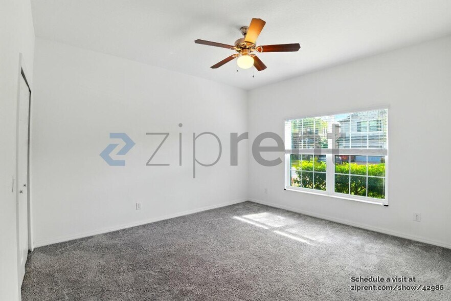 Building Photo - 10749 Pleasant Knoll Dr