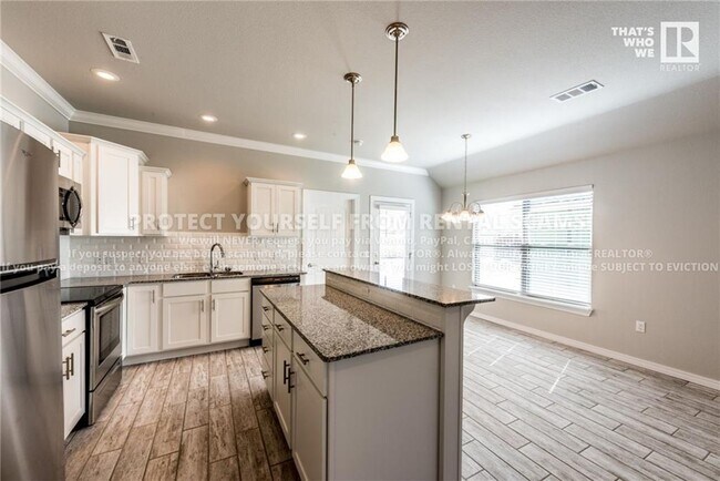 Building Photo - 124 N Benchmark Ln