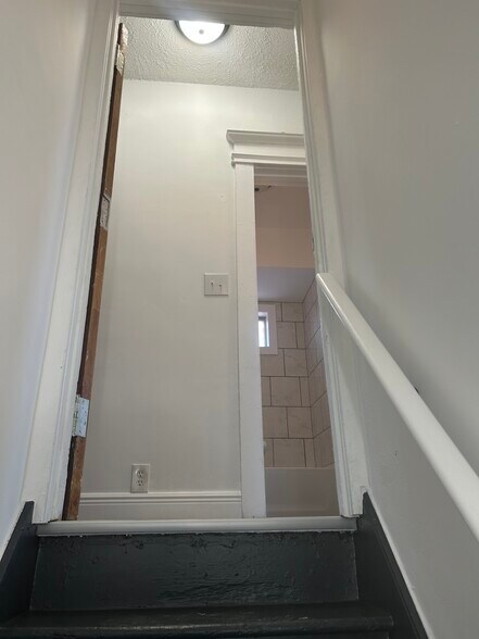 Building Photo - 1908 Butterfield Ave