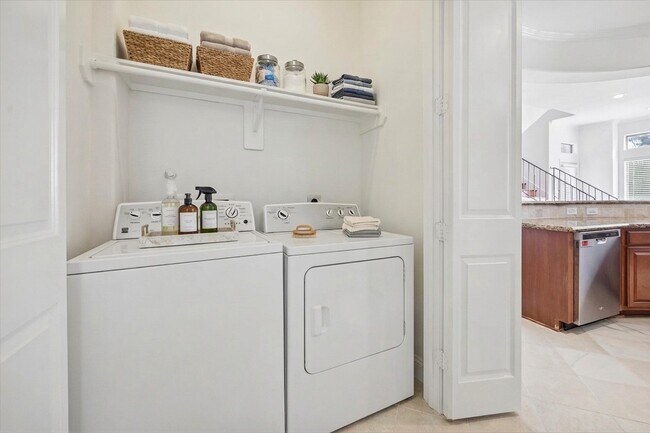 Building Photo - 5210 Petty St