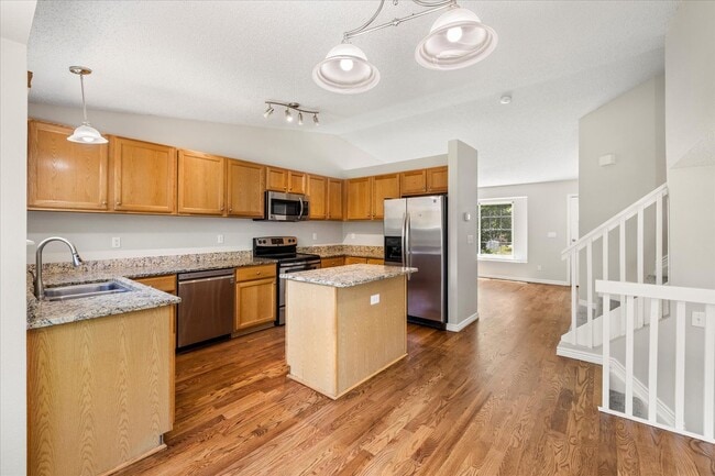 Building Photo - 4 Bed, 3 bath home in Parker
