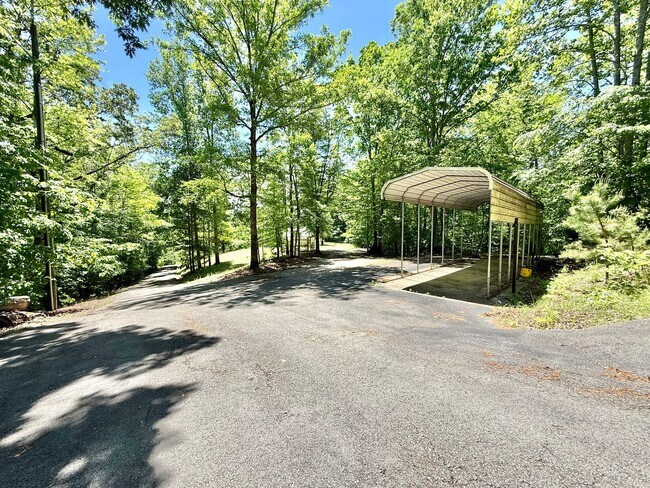Building Photo - 309 Bullrun Valley Dr