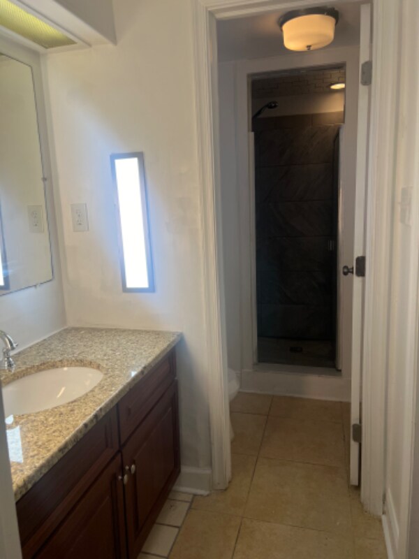 Building Photo - 4801 Oliver St