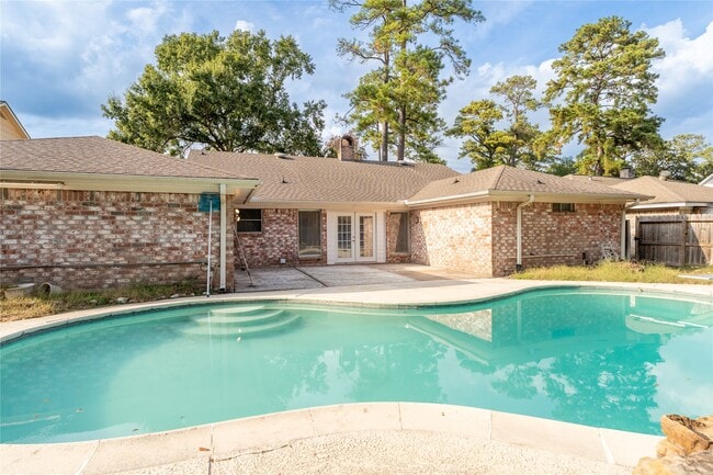 Primary Photo - 12910 Shady Knoll Ln