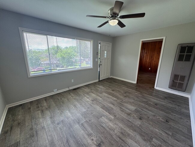 Building Photo - Nice 3/1 House in Lindale- $1,395